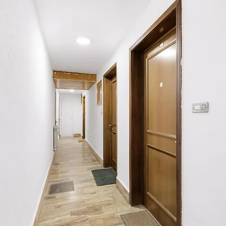 Apartament Hostdomus - Perla Grigia